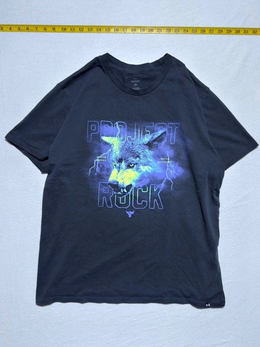 Under Armour Project Rock Wolf Heavyweight Short Sleeve T-Shirt Size Medium